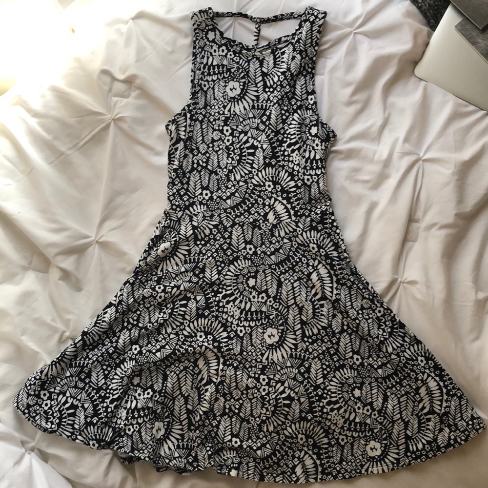 Black & white dress with cutout back